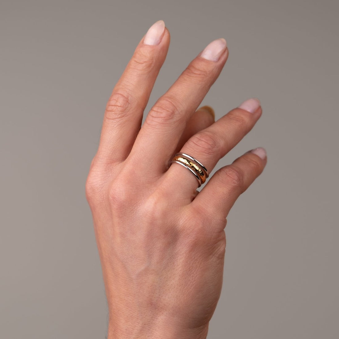 Anel Aura Ajustável com Mix de Banhos Dourado e Prata - Murano Joias