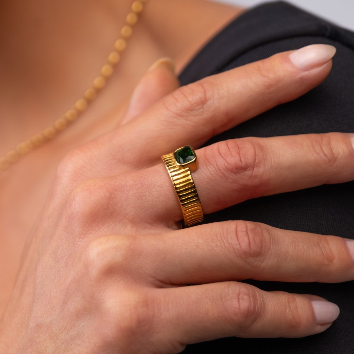 Anel Capri Esmeralda Banhado em Ouro 18k - Murano Joias