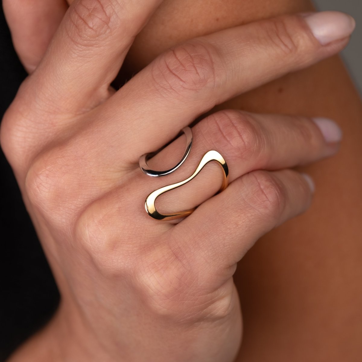 Anel Contorno Ajustável com Mix de Banhos Dourado e Prata - Murano Joias