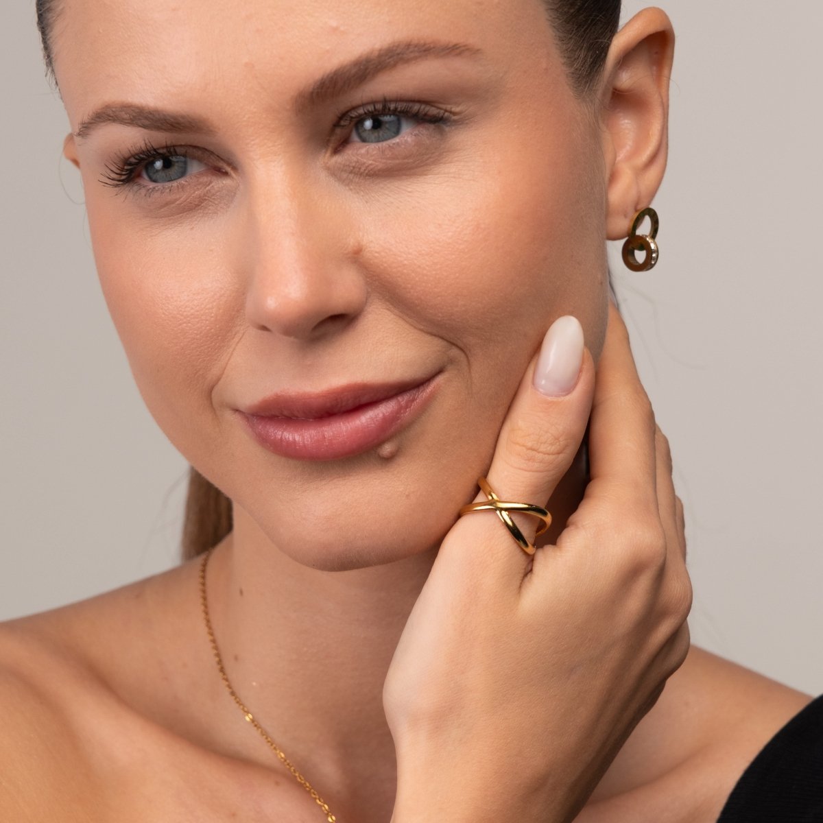 Anel Cruzado Minimal Ajustável Banhado em Ouro 18K - Murano Joias