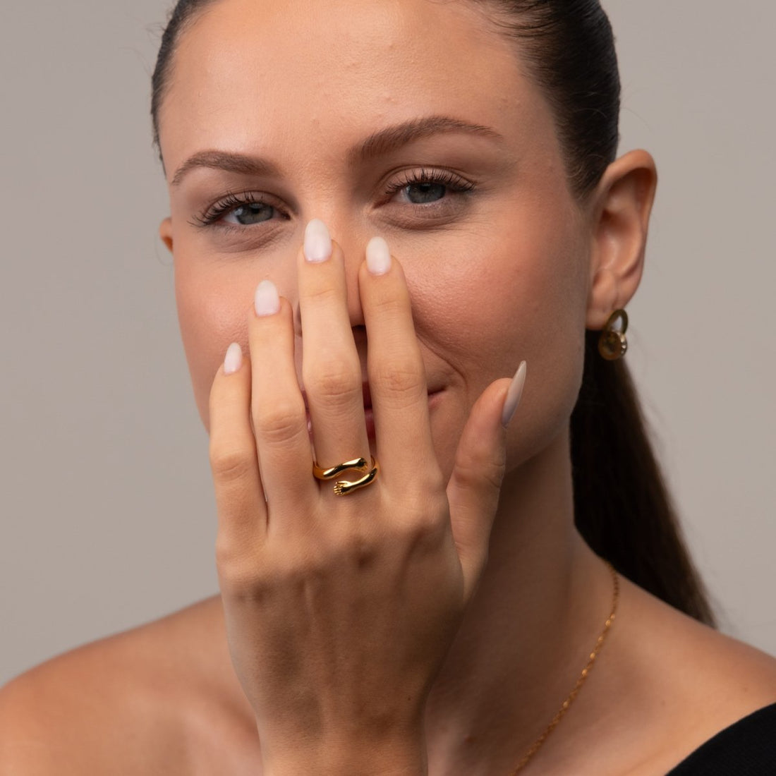 Anel de Abraço Banhado em Ouro 18K - Murano Joias