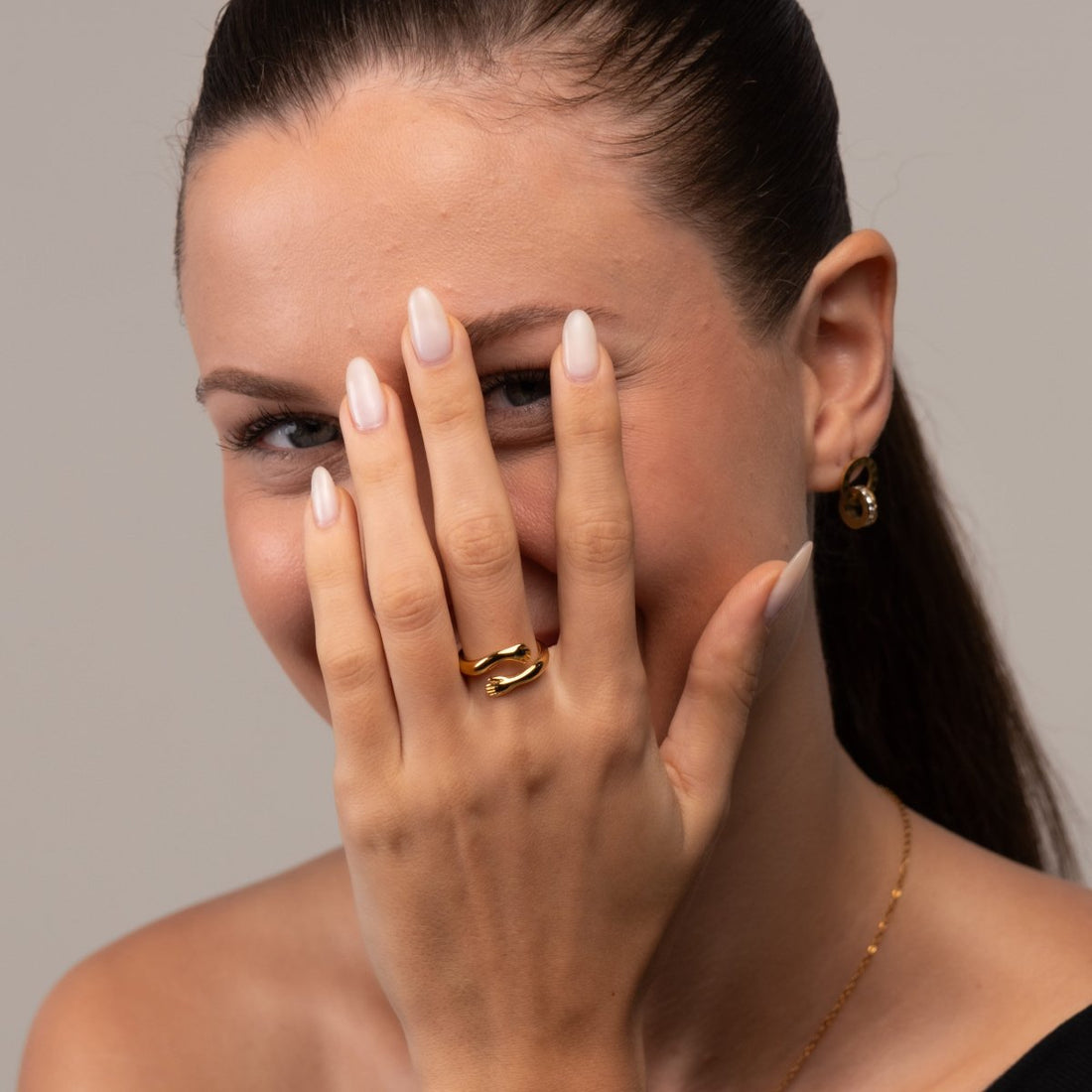 Anel de Abraço Banhado em Ouro 18K - Murano Joias