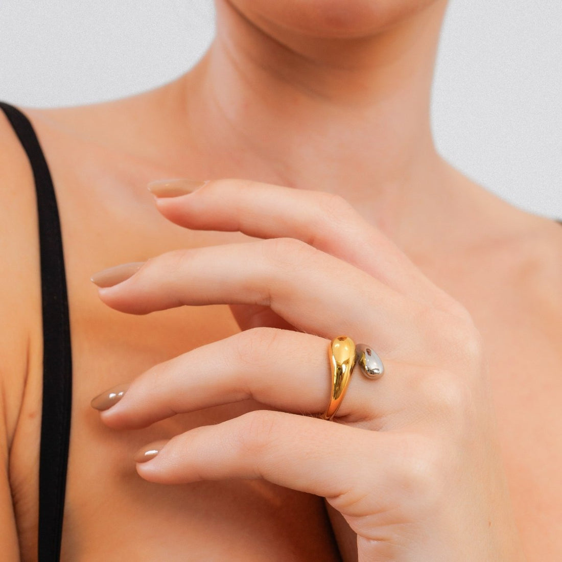 Anel Gota Ajustável com Mix de Banhos Dourado e Prata - Murano Joias