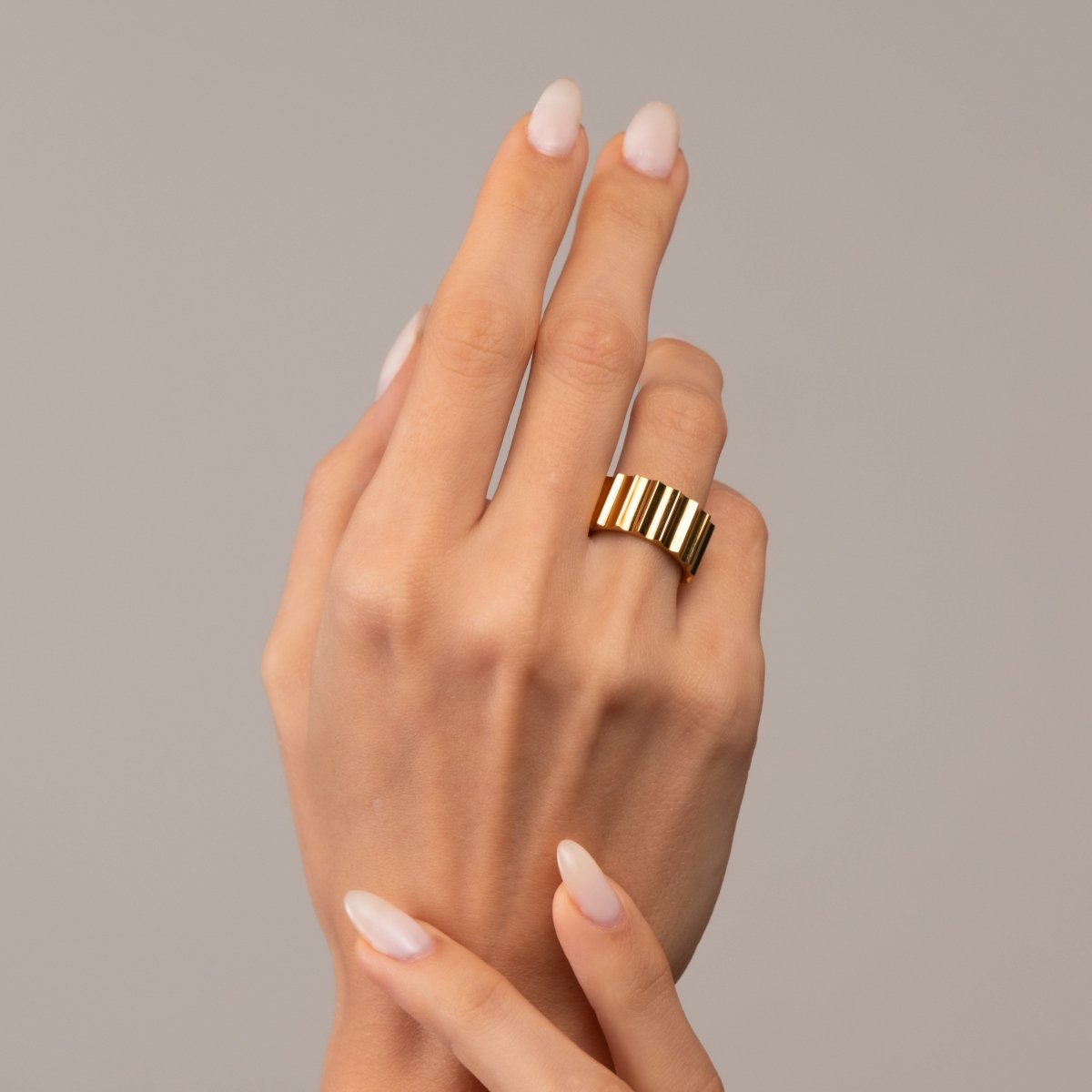 Anel Groove Banhado em Ouro 18k - Murano Joias