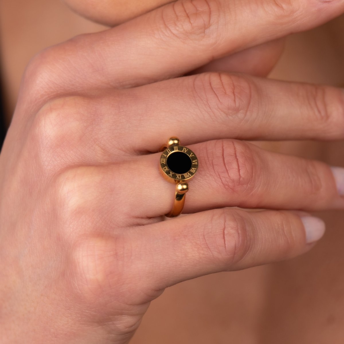 Anel Numeral Romanos Banhado em Ouro 18K - Murano Joias