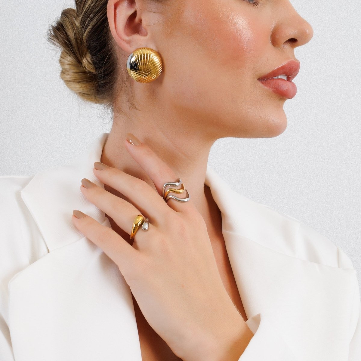 Anel Ondas Ajustável com Mix de Banhos Dourado e Prata - Murano Joias