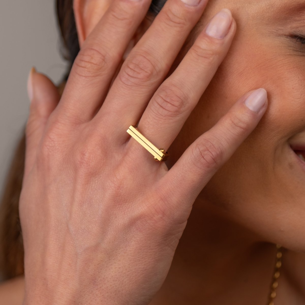 Anel Parafuso Plano Banhado em Ouro 18k - Murano Joias