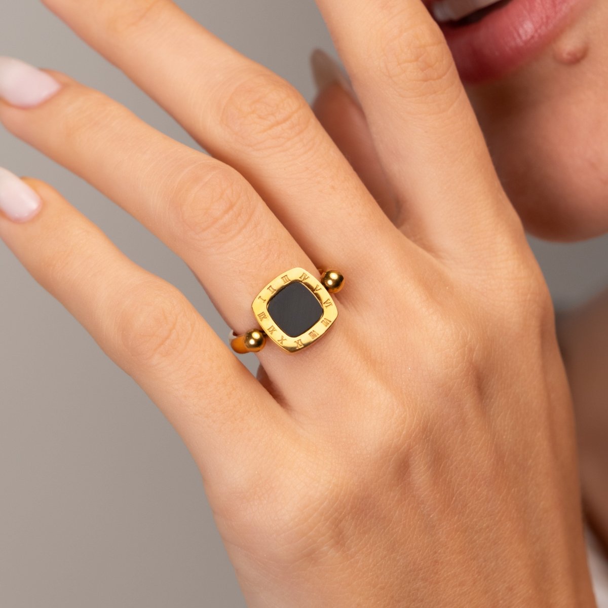 Anel Square Charm Giratório Banhado em Ouro 18k - Murano Joias