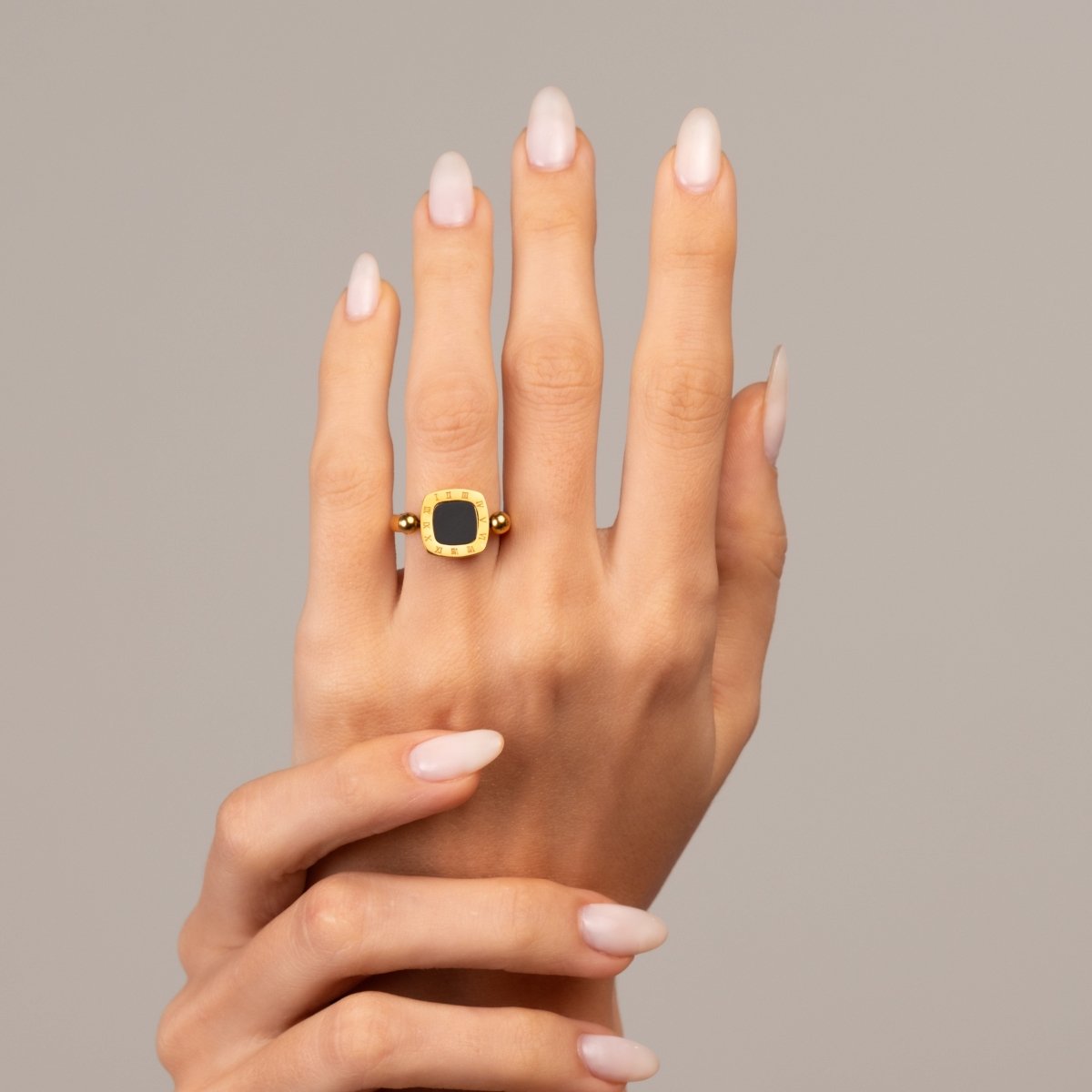 Anel Square Charm Giratório Banhado em Ouro 18k - Murano Joias