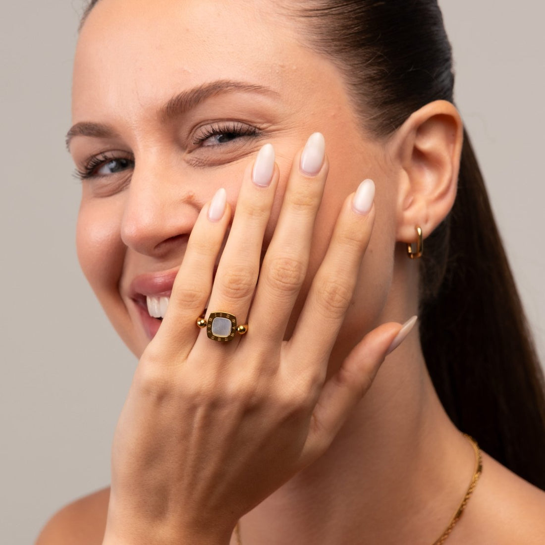 Anel Square Charm Giratório Banhado em Ouro 18k - Murano Joias