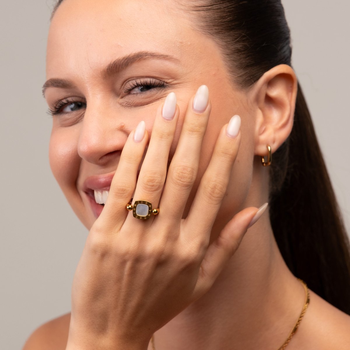 Anel Square Charm Giratório Banhado em Ouro 18k - Murano Joias