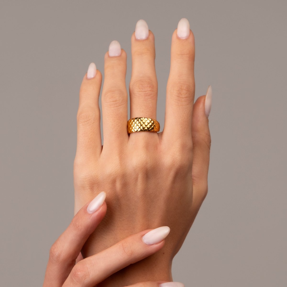 Anel Trama Luxuosa Ajustável Banhado em Ouro 18K - Murano Joias