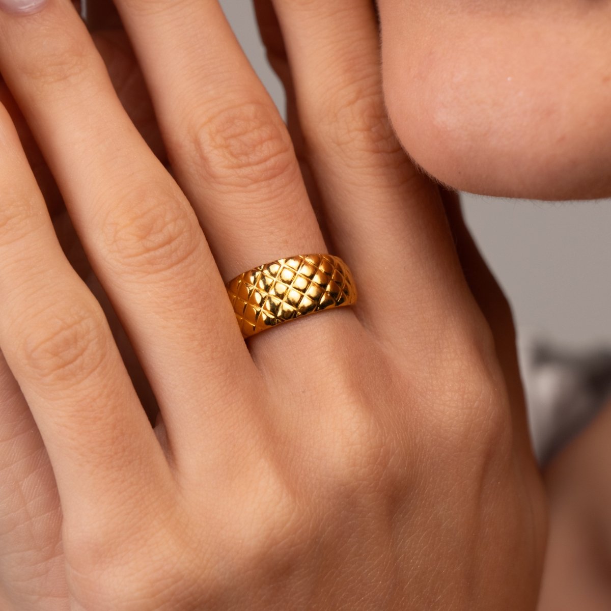 Anel Trama Luxuosa Ajustável Banhado em Ouro 18K - Murano Joias
