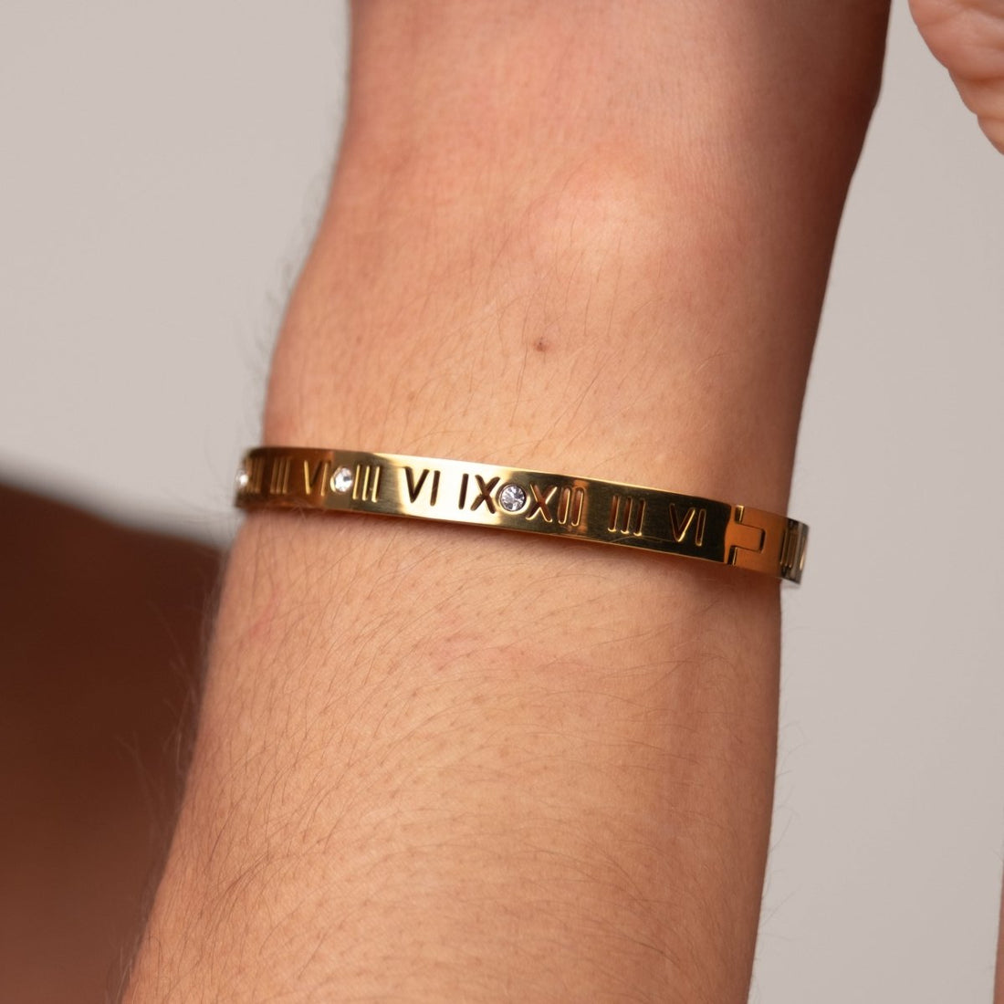 Bracelete Algarismo Romanos Banhado em Ouro 18K - Murano Joias