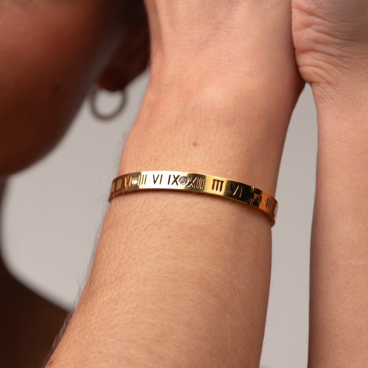 Bracelete Algarismo Romanos Banhado em Ouro 18K - Murano Joias