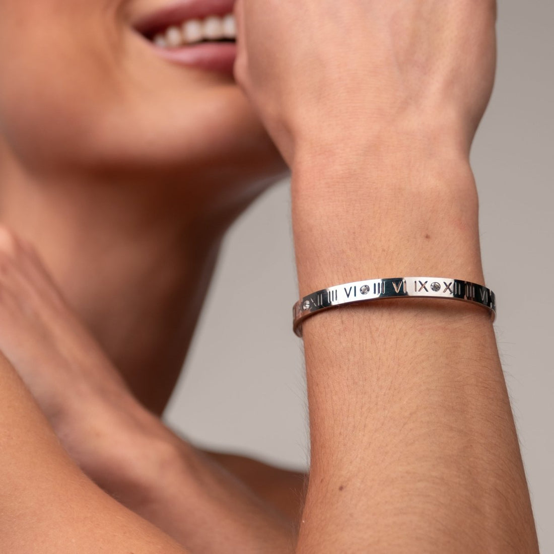 Bracelete Algarismo Romanos - Prata - Murano Joias
