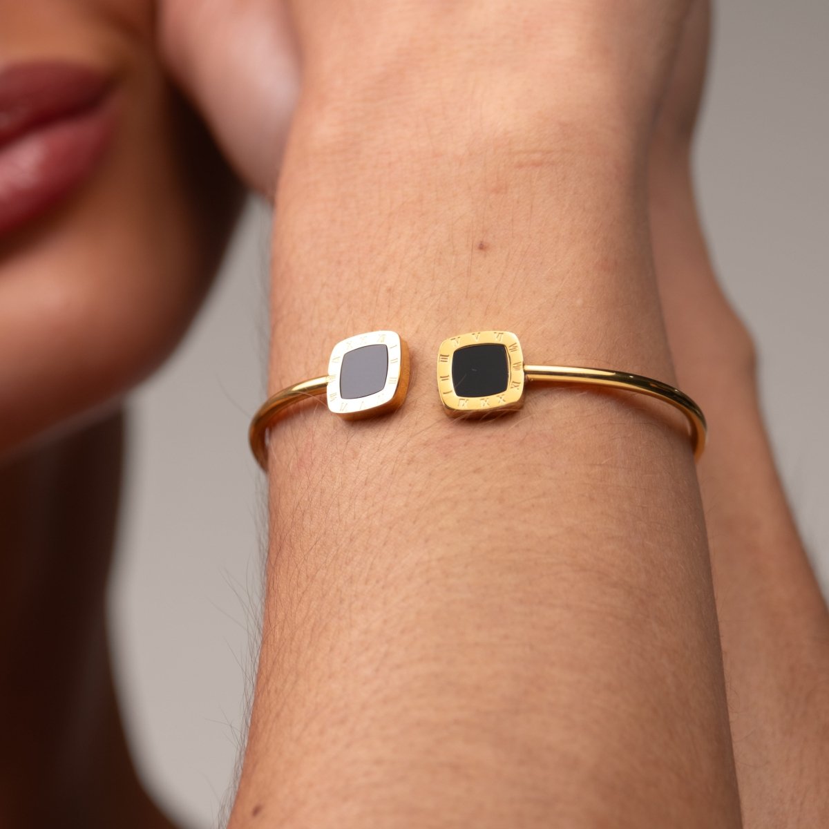 Bracelete Bella Ônix Banhado em Ouro 18k - Murano Joias