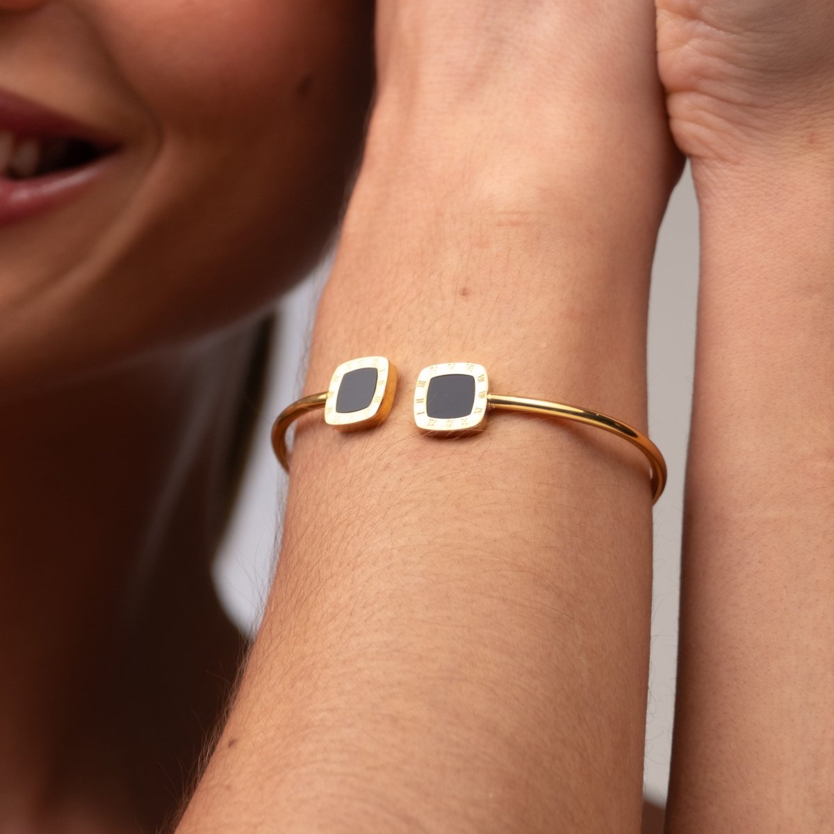 Bracelete Bella Ônix Banhado em Ouro 18k - Murano Joias