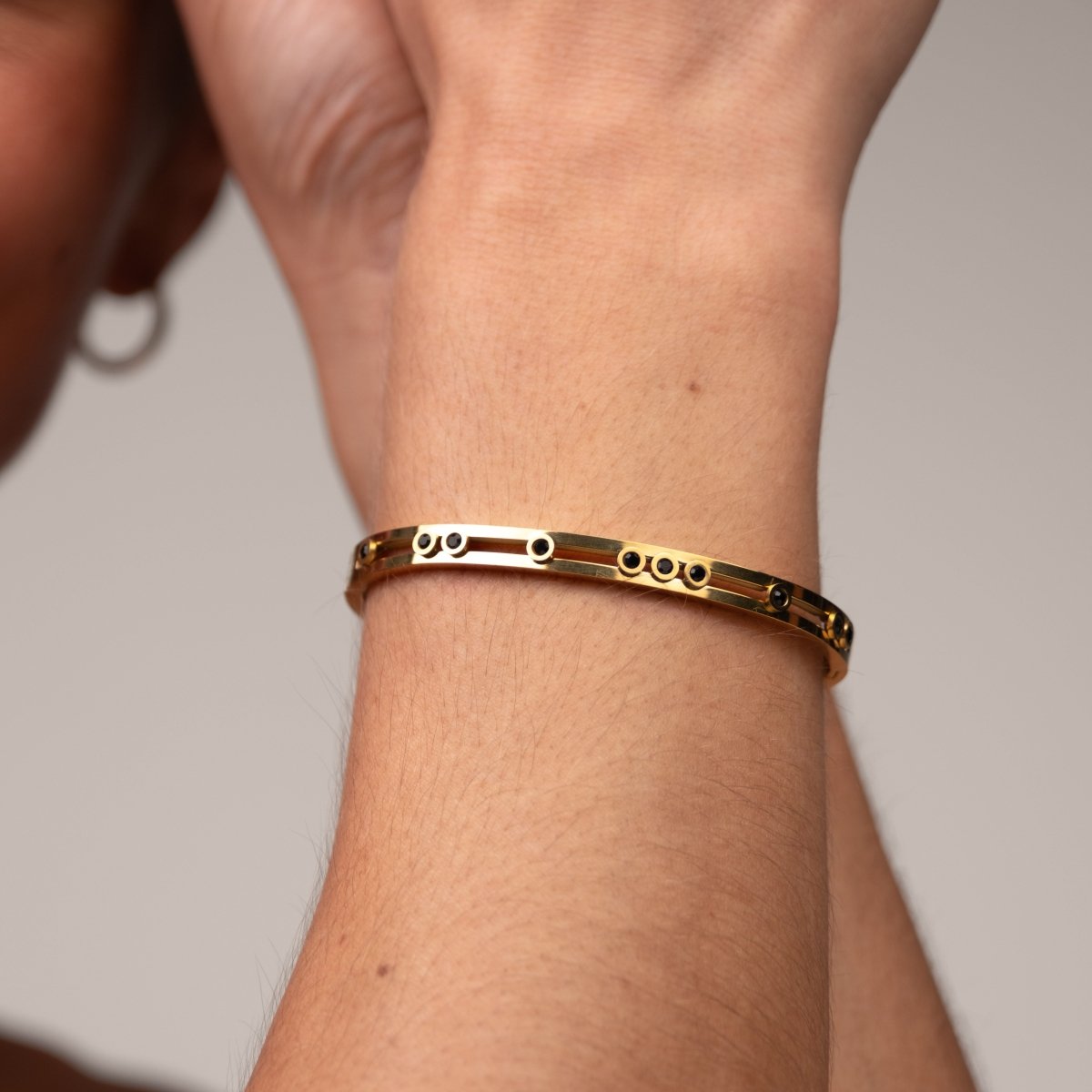 Bracelete Black Studs Banhado em Ouro 18k - Murano Joias