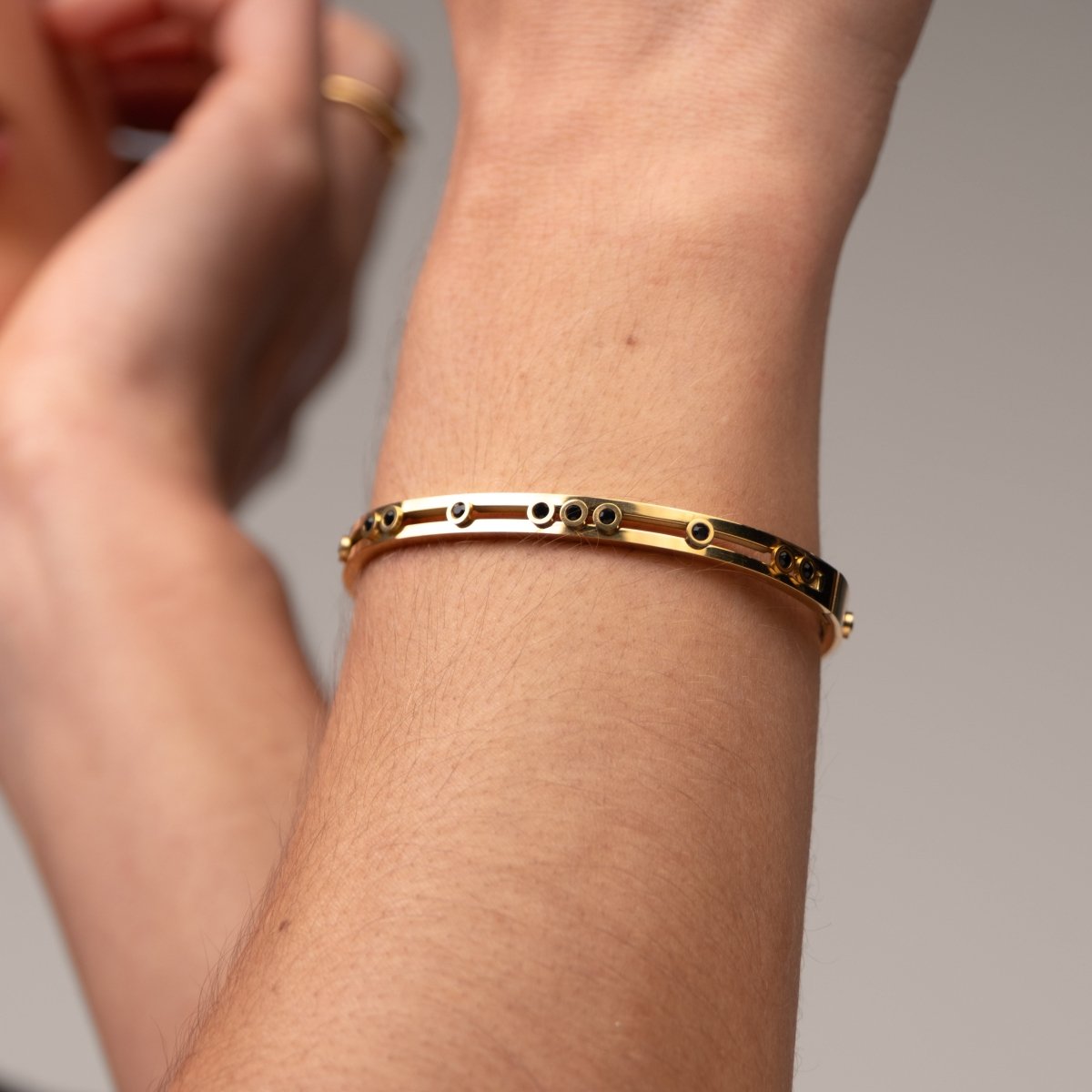 Bracelete Black Studs Banhado em Ouro 18k - Murano Joias