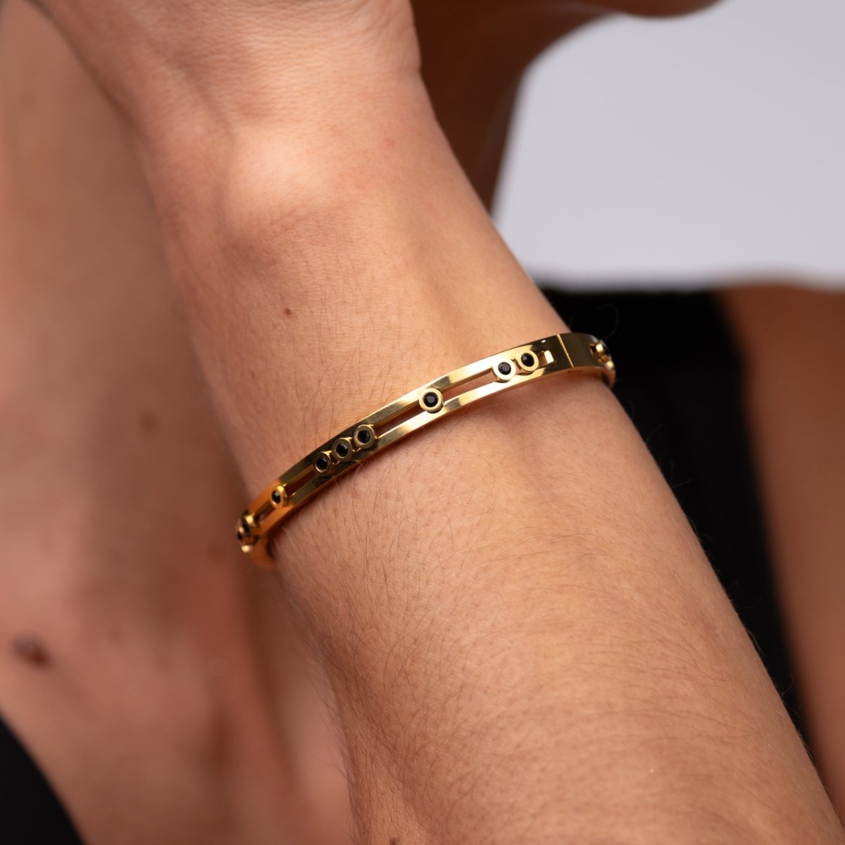 Bracelete Black Studs Banhado em Ouro 18k - Murano Joias