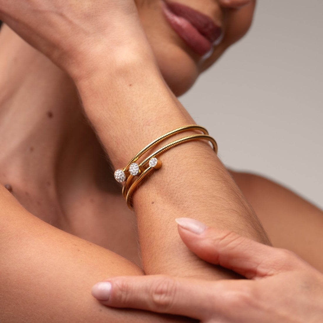 Bracelete Espiral Cristais Banhado em Ouro 18k - Murano Joias