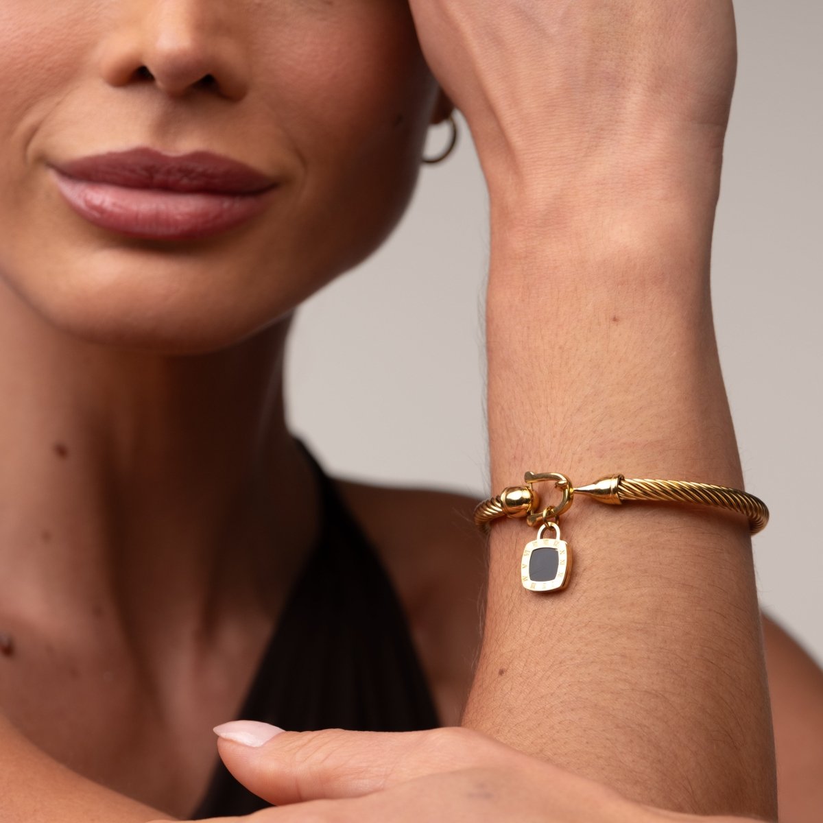 Bracelete Pingente Ônix Quadrado Banhado em Ouro 18K - Murano Joias