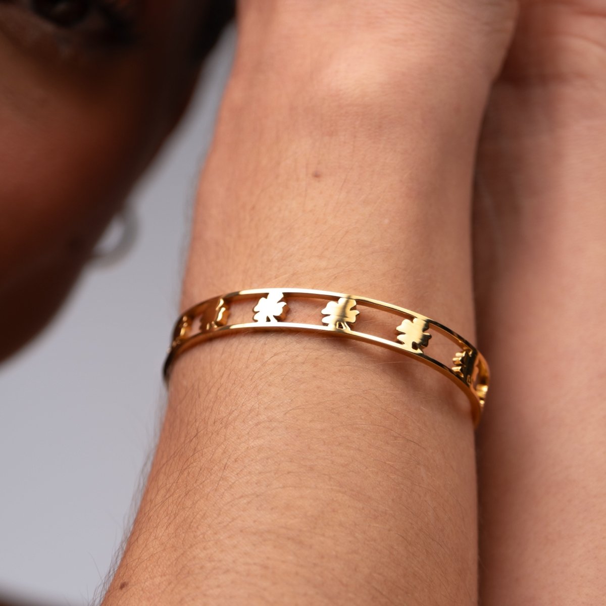 Bracelete Trevo Vazado Banhado em Ouro 18K - Murano Joias