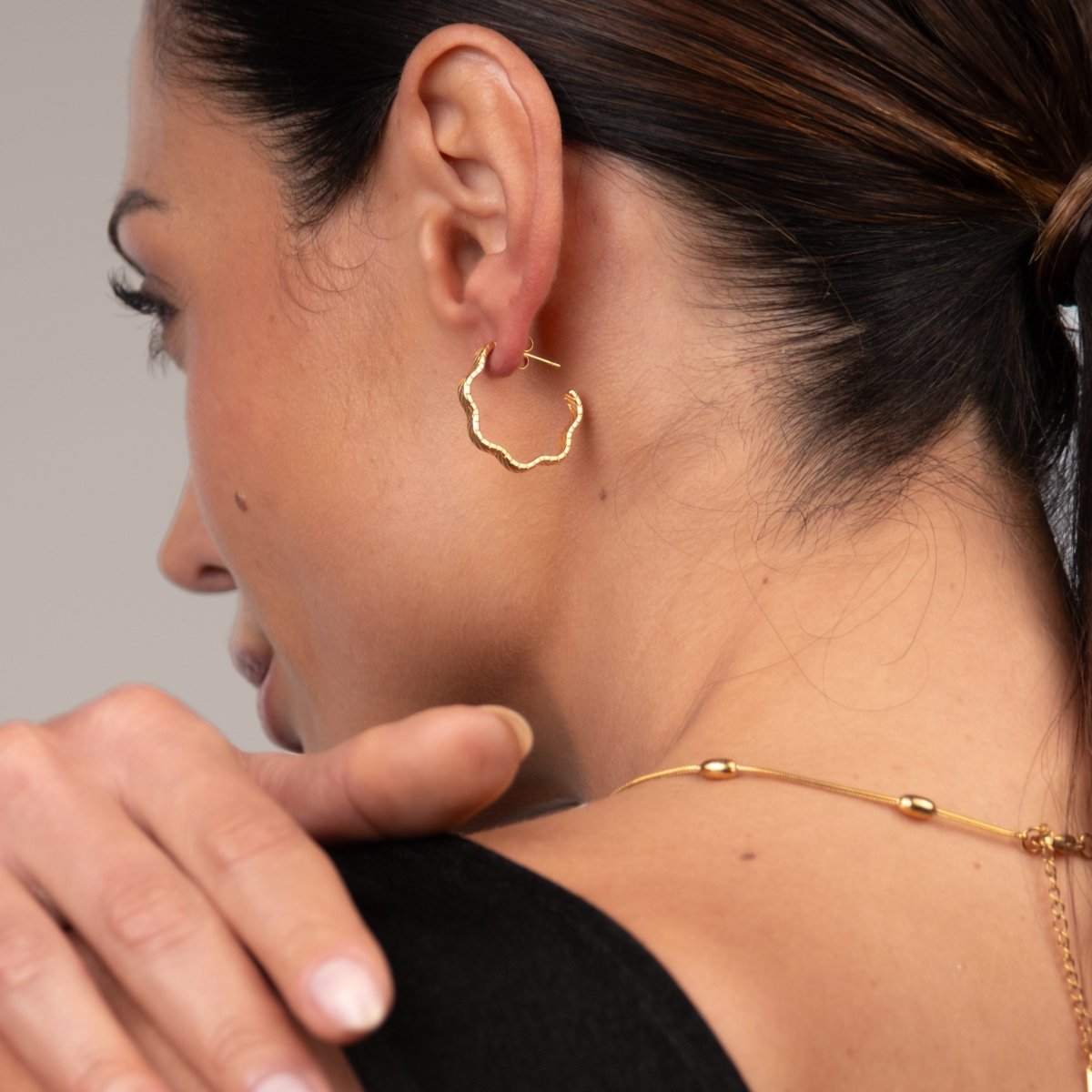Brinco Argola Wavy Texture Banhado em Ouro 18k - Murano Joias