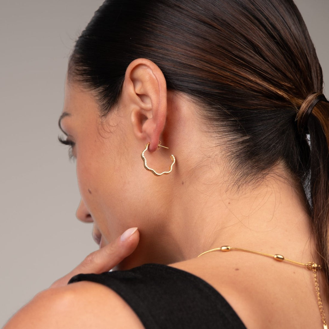 Brinco Argola Wavy Texture Banhado em Ouro 18k - Murano Joias
