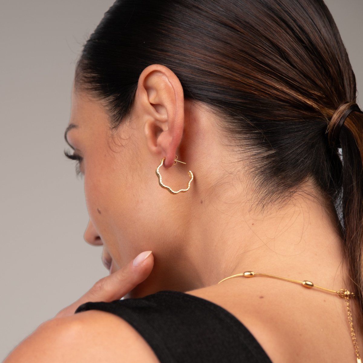 Brinco Argola Wavy Texture Banhado em Ouro 18k - Murano Joias