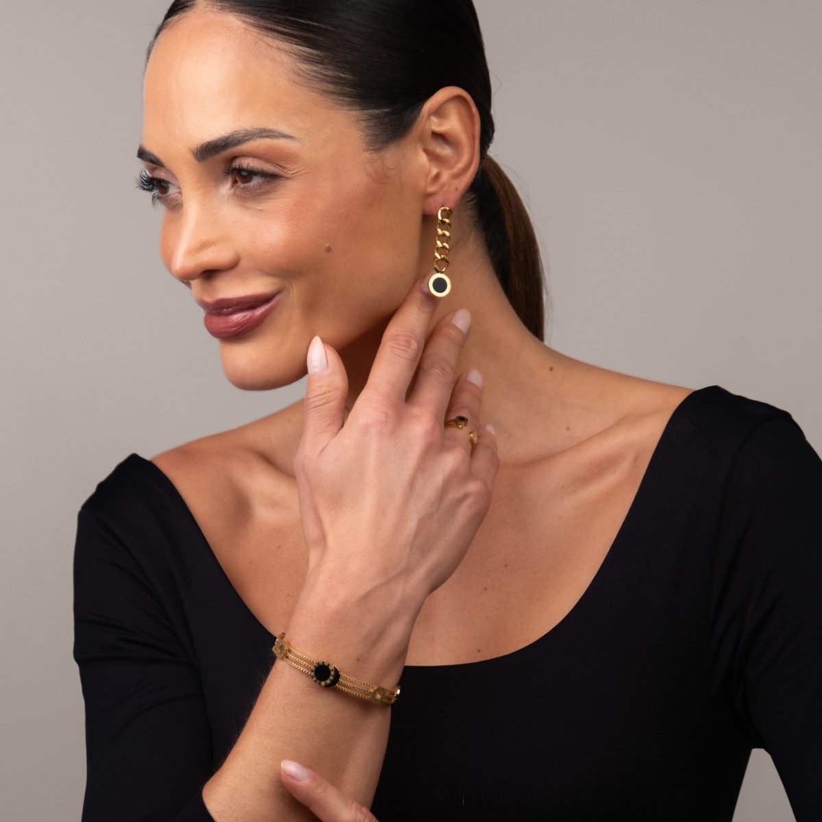 Brinco Corrente Glamour Pedra Onix Banhado em Ouro 18K - Murano Joias