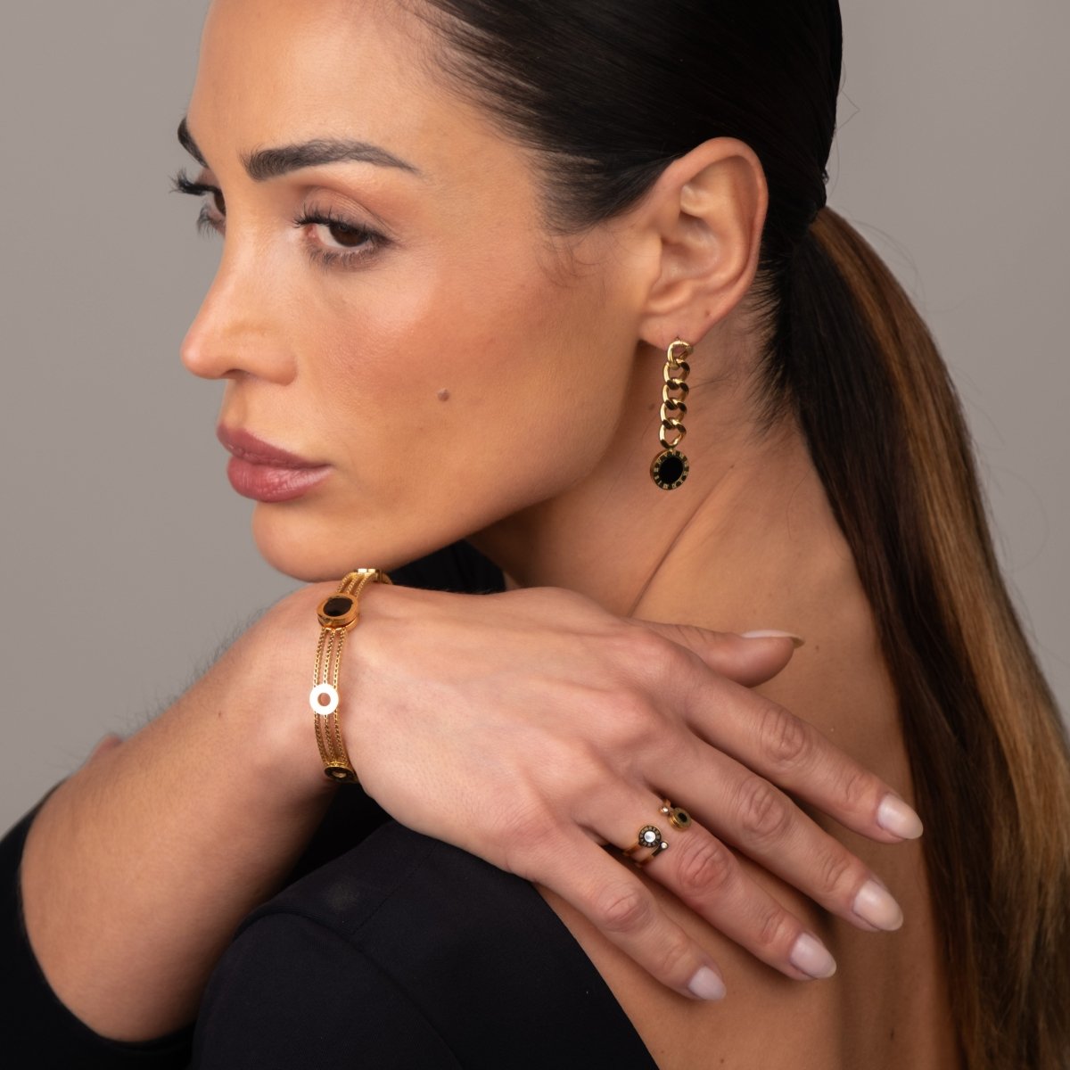 Brinco Corrente Glamour Pedra Onix Banhado em Ouro 18K - Murano Joias