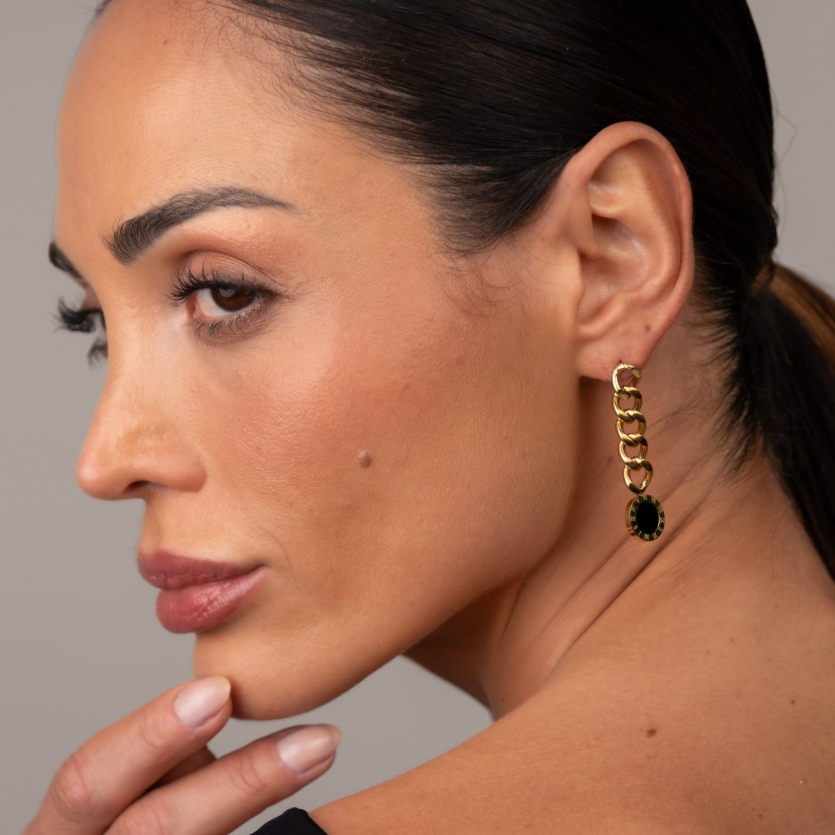 Brinco Corrente Glamour Pedra Onix Banhado em Ouro 18K - Murano Joias