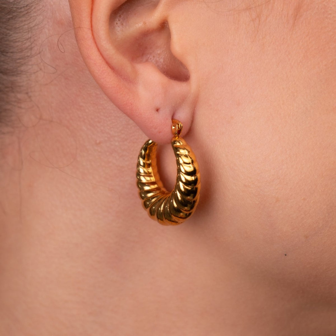Brinco de Argola Croissant Banhado em Ouro 18K - Murano Joias