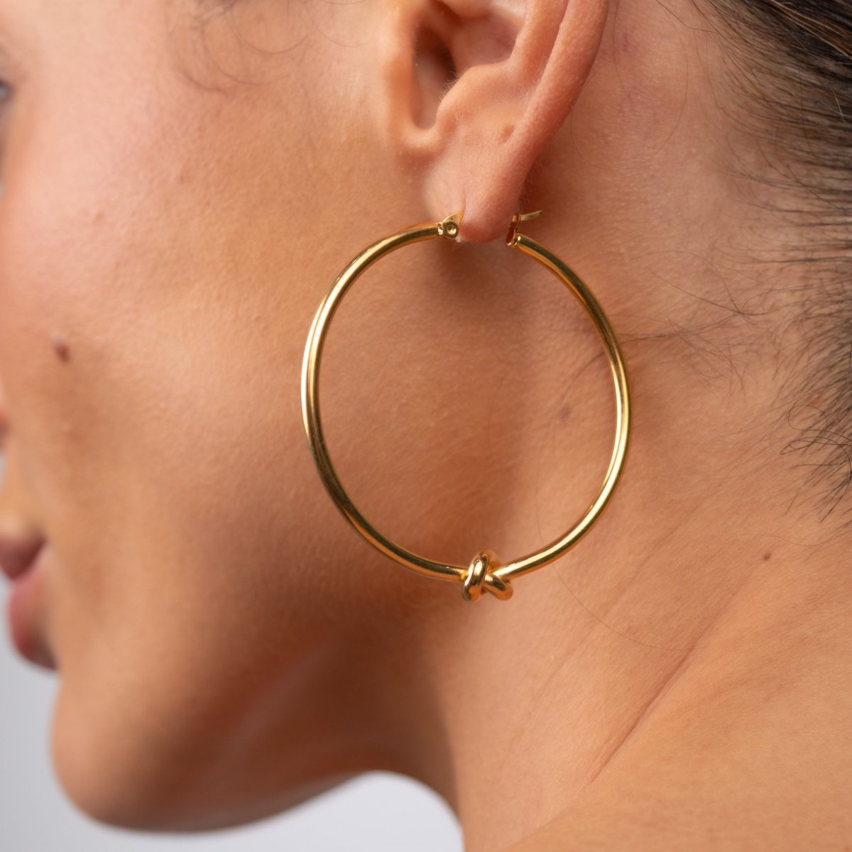 Brinco de Argola Nó Central Banhado em Ouro 18K - Murano Joias