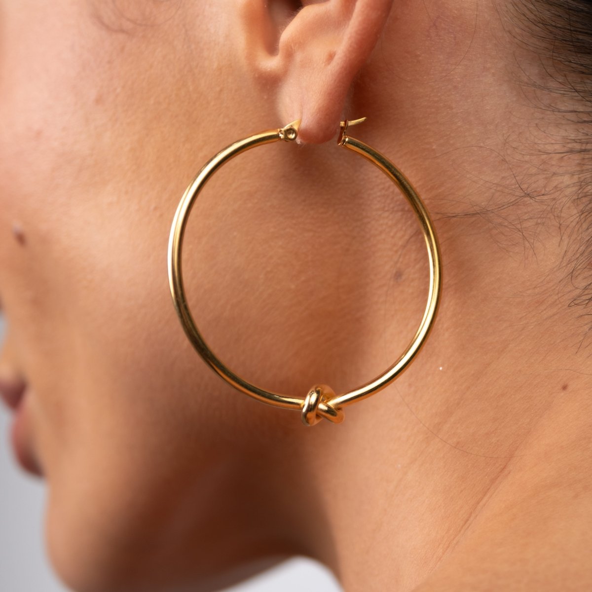 Brinco de Argola Nó Central Banhado em Ouro 18K - Murano Joias