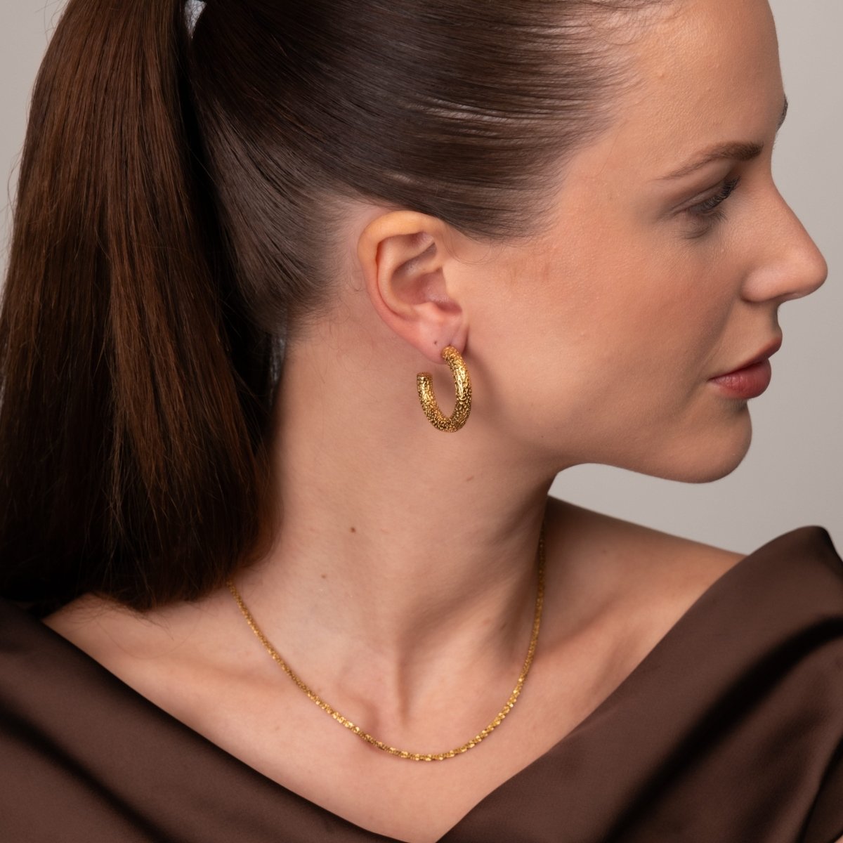 Brinco de Argola Textura Banhado em Ouro 18K - Murano Joias