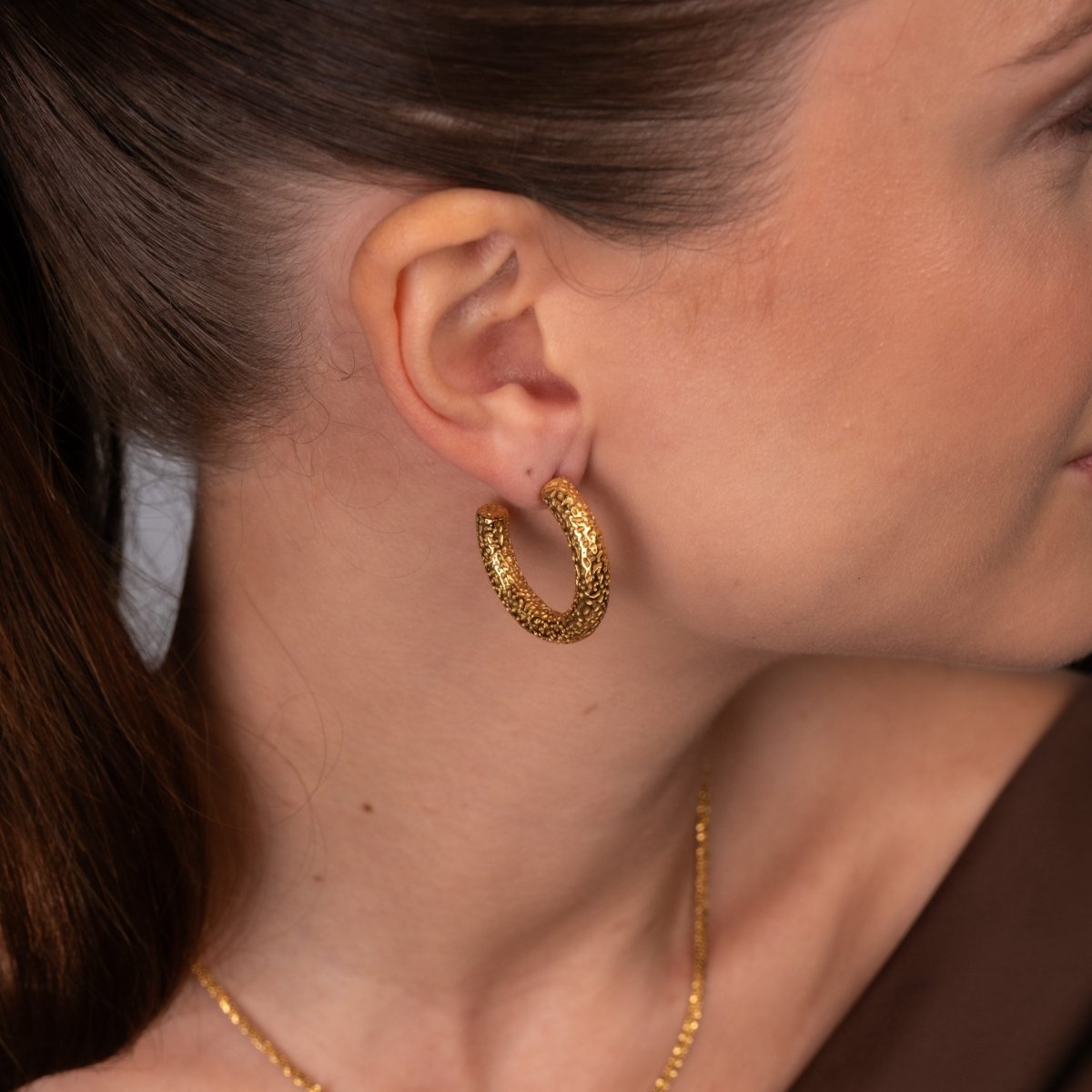 Brinco de Argola Textura Banhado em Ouro 18K - Murano Joias
