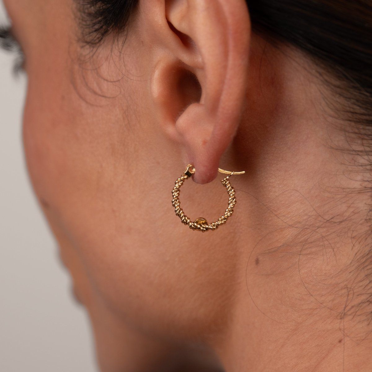Brinco de Argola Textura Banhado em Ouro 18K - Murano Joias