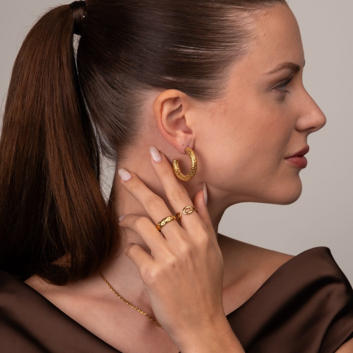 Brinco de Argola Textura Banhado em Ouro 18K - Murano Joias