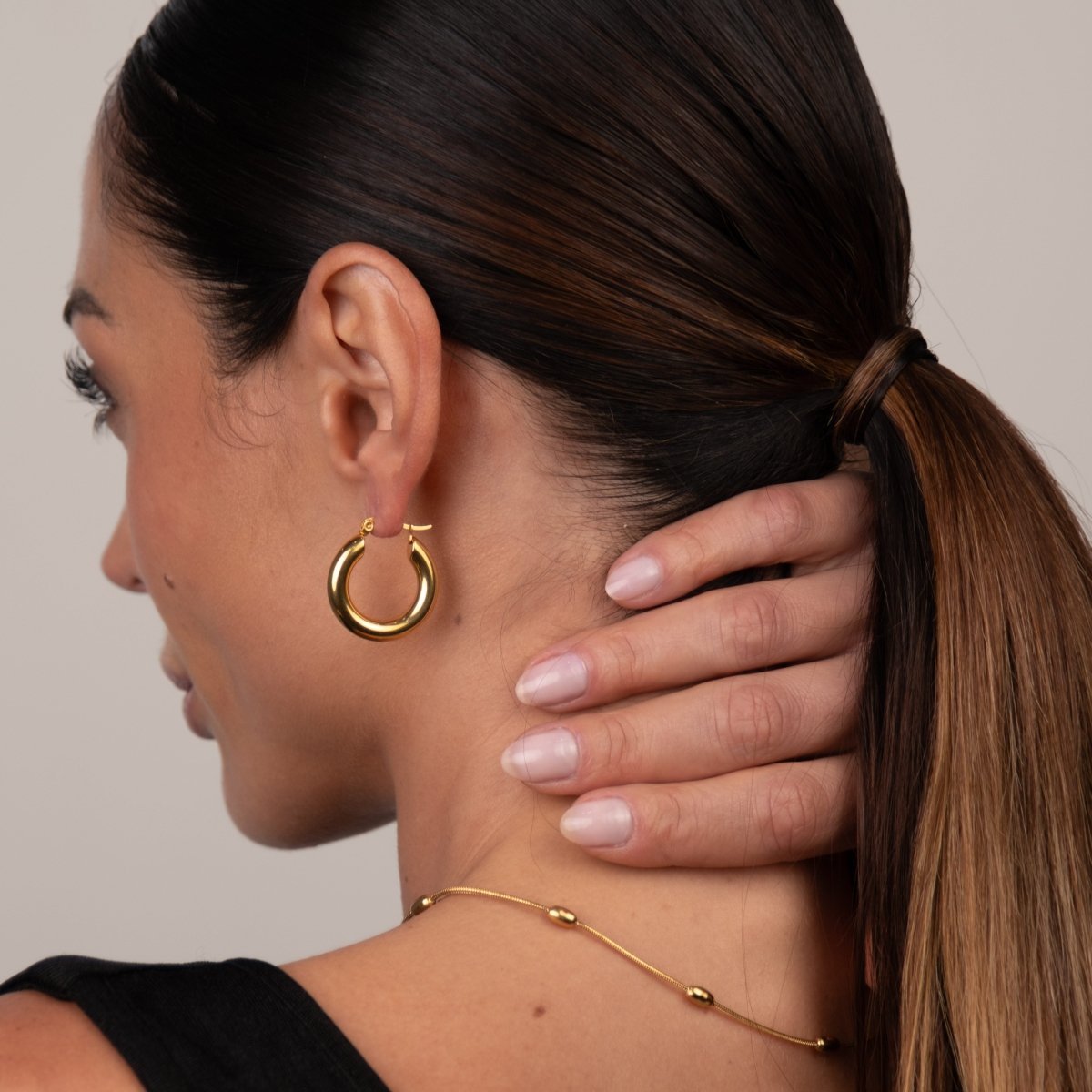 Brinco de Argola Tubo Lele M Banhado em Ouro 18K - Murano Joias