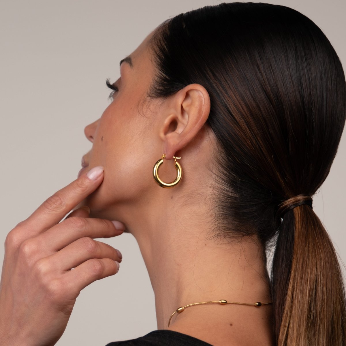Brinco de Argola Tubo Lele M Banhado em Ouro 18K - Murano Joias