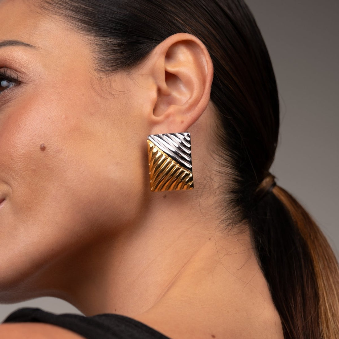Brinco Dual Square com Mix de Banhos Dourado e Prata - Murano Joias