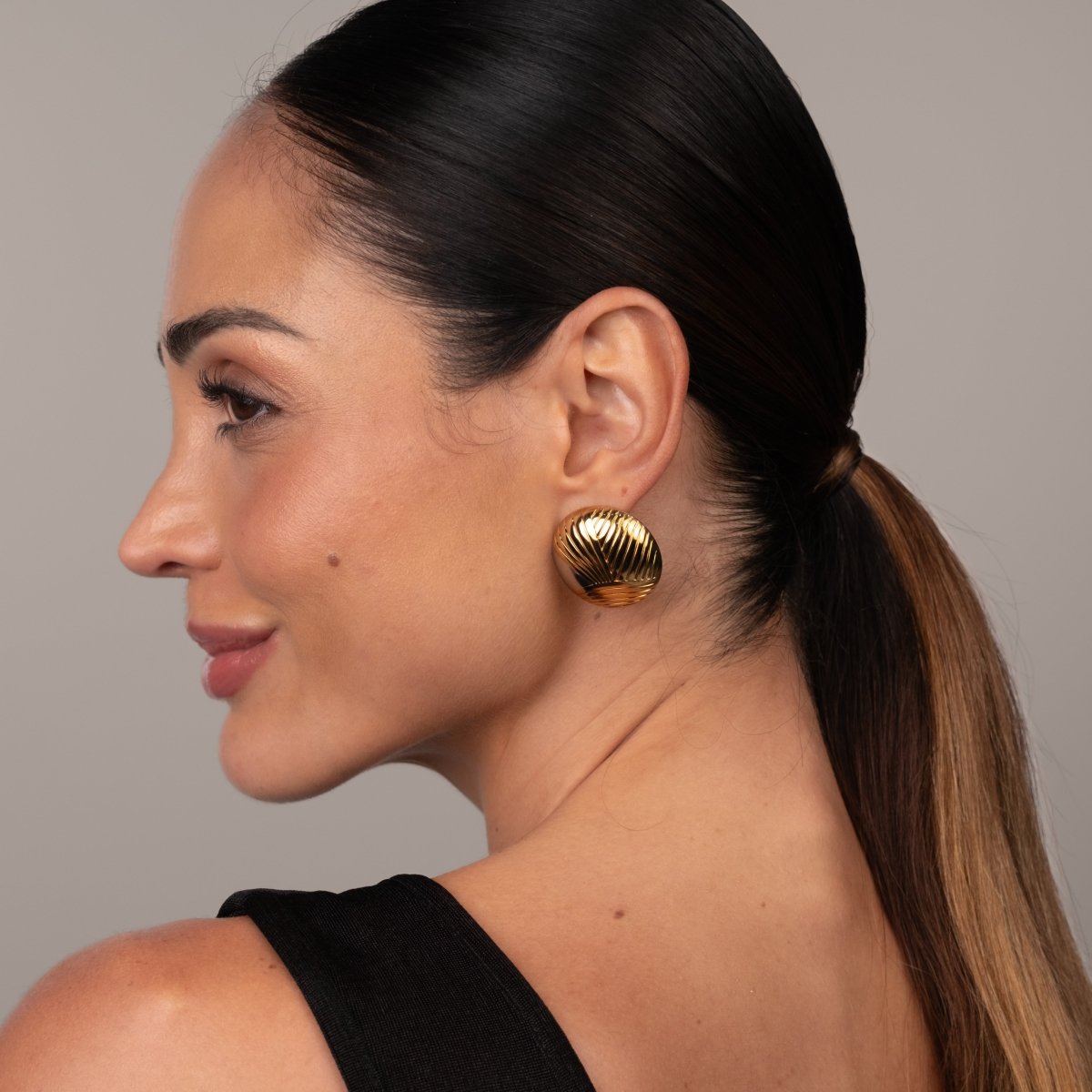 Brinco Esfera Texturizada com Mix de Banhos Dourado e Prata - Murano Joias