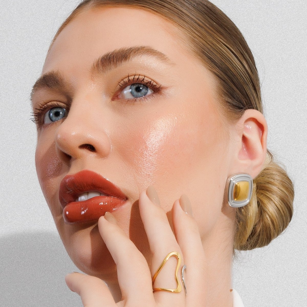 Brinco Square Lumière com Mix de Banhos Dourado e Prata - Murano Joias