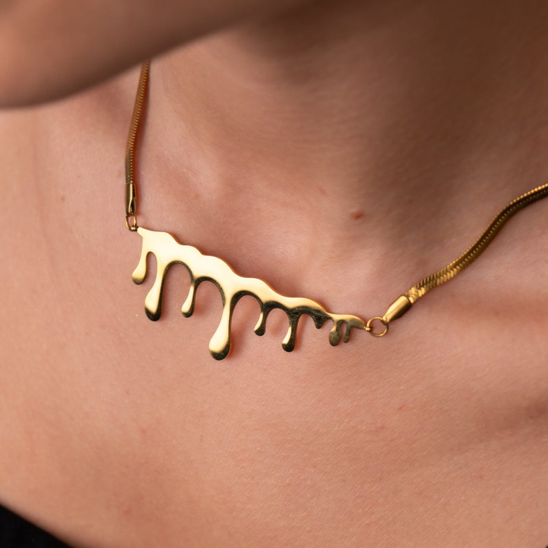 Colar Favo de Mel Minimalista Banhado em Ouro 18K - Murano Joias