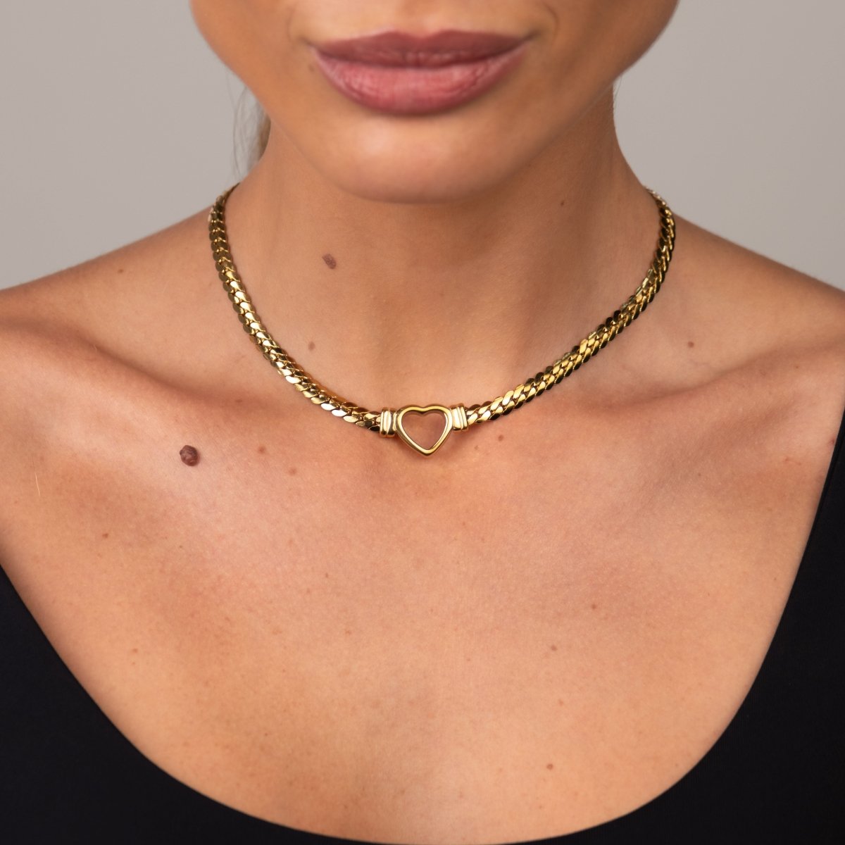 Colar Gargantilha Coração Minimalista Banhado em Ouro 18K - Murano Joias