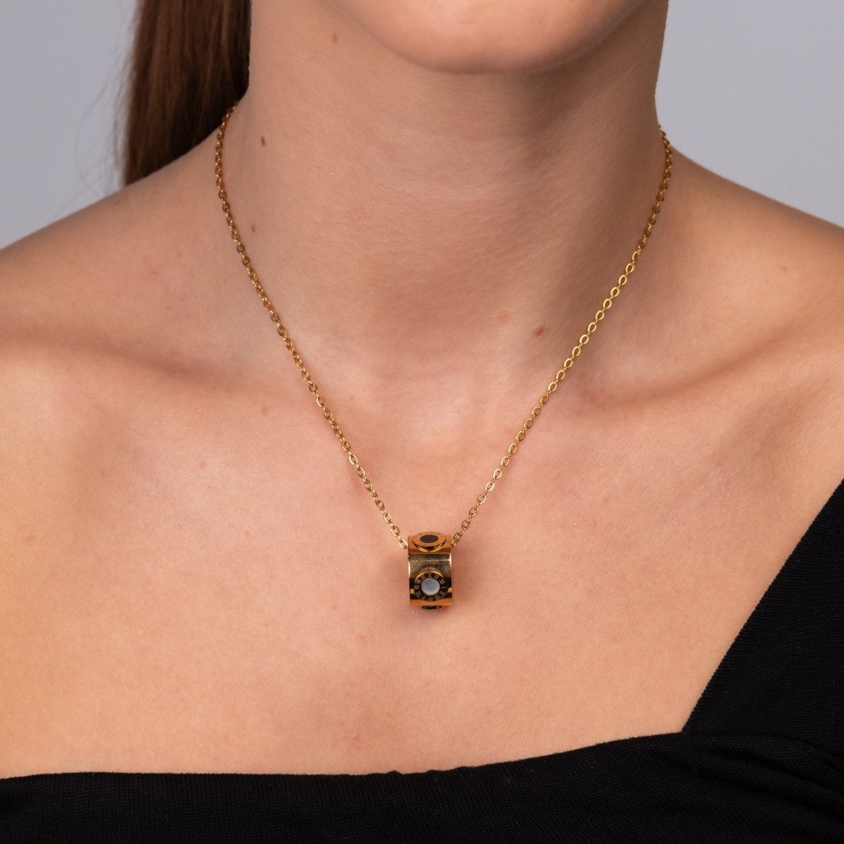 Colar Giratório Numeral Romanos Banhado em Ouro 18K - Murano Joias