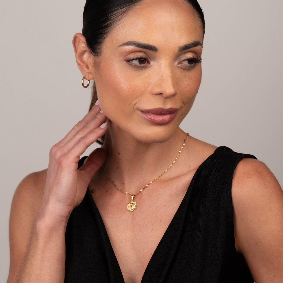 Colar Letra Inicial Hex Banhado em Ouro 18K - Murano Joias